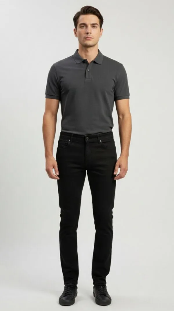 Crne fermerke slim fit Elit crne muške farmerke slim fit na modelu