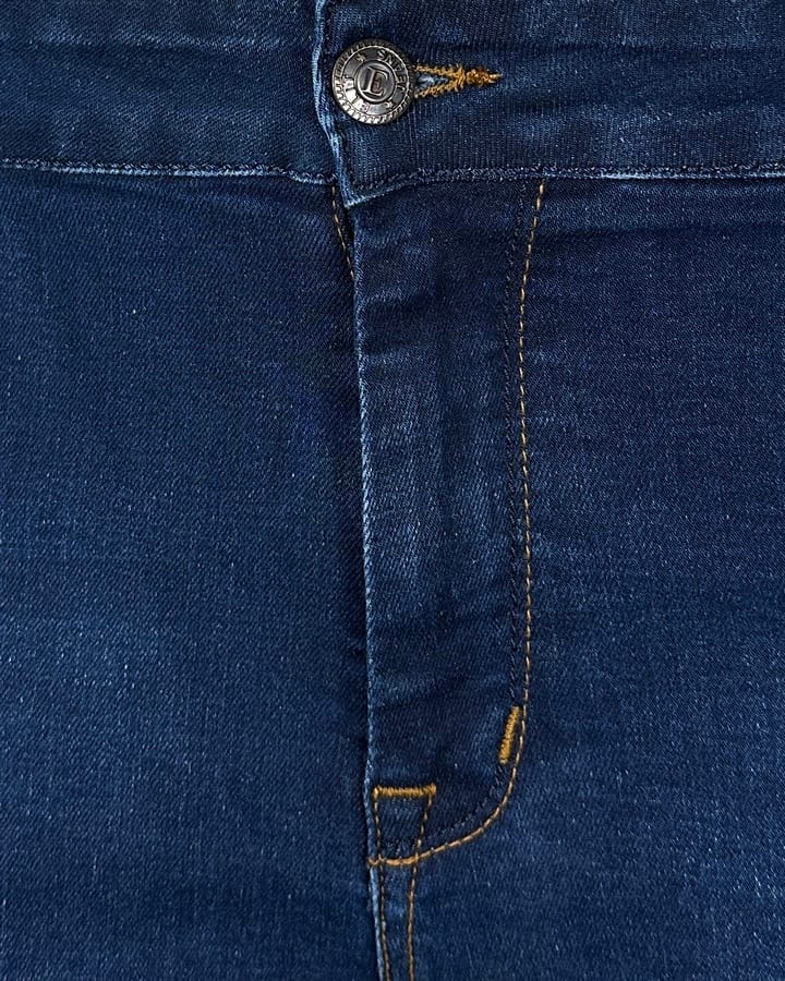 Ženske farmerke sa dubokim strukom Ženske farmerke sa dubokim strukom, slika prednjice