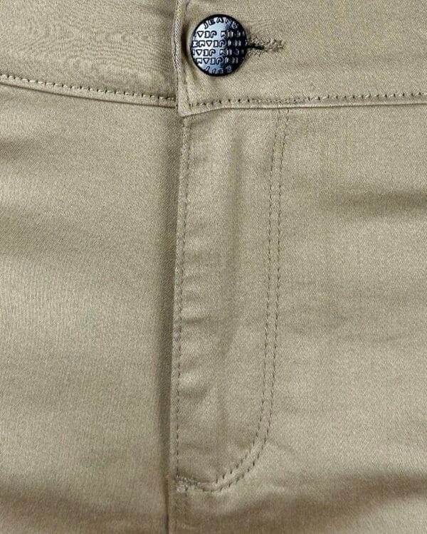 Ženske bež pantalone od kepera slika prednjeg dela