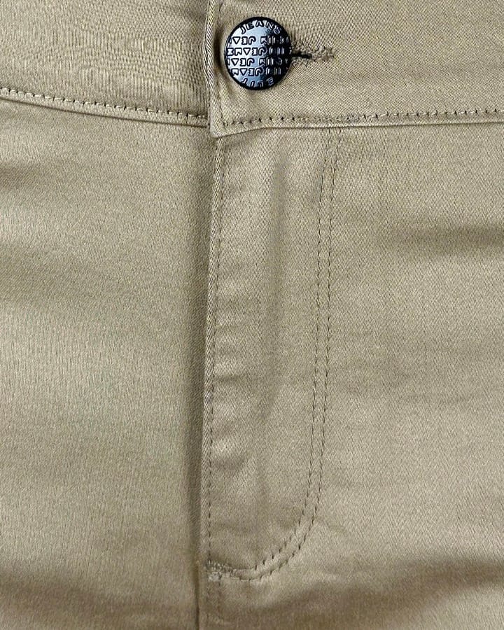 Ženske bež pantalone od kepera Ženske bež pantalone od kepera slika prednjeg dela