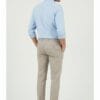 Letnje muške keper pantalone Regular Fit bež boje, elegantne i udobne za svakodnevno nošenje. Letnje muške keper pantalone Regular Fit bež boje, elegantne i udobne za svakodnevno nošenje.
