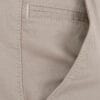 muske pantalone 015 - dzep Detaljan prikaz džepa na letnjim muškim keper pantalonama regular fit kroja, idealnim za toplo vreme.