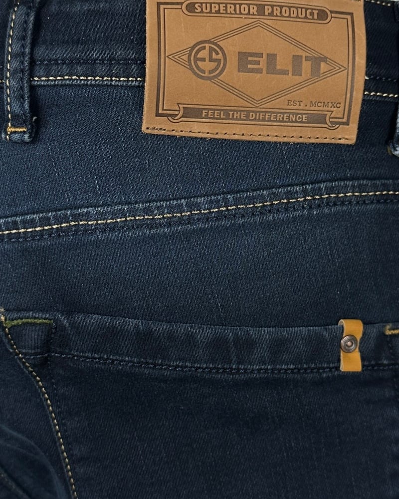 093 i (1) Slika zadnjeg džepa farmerki