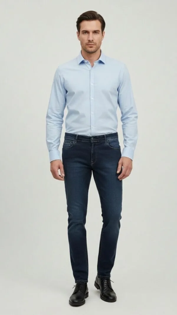 093-i Slika muških indigo farmerki, na muškom modelu