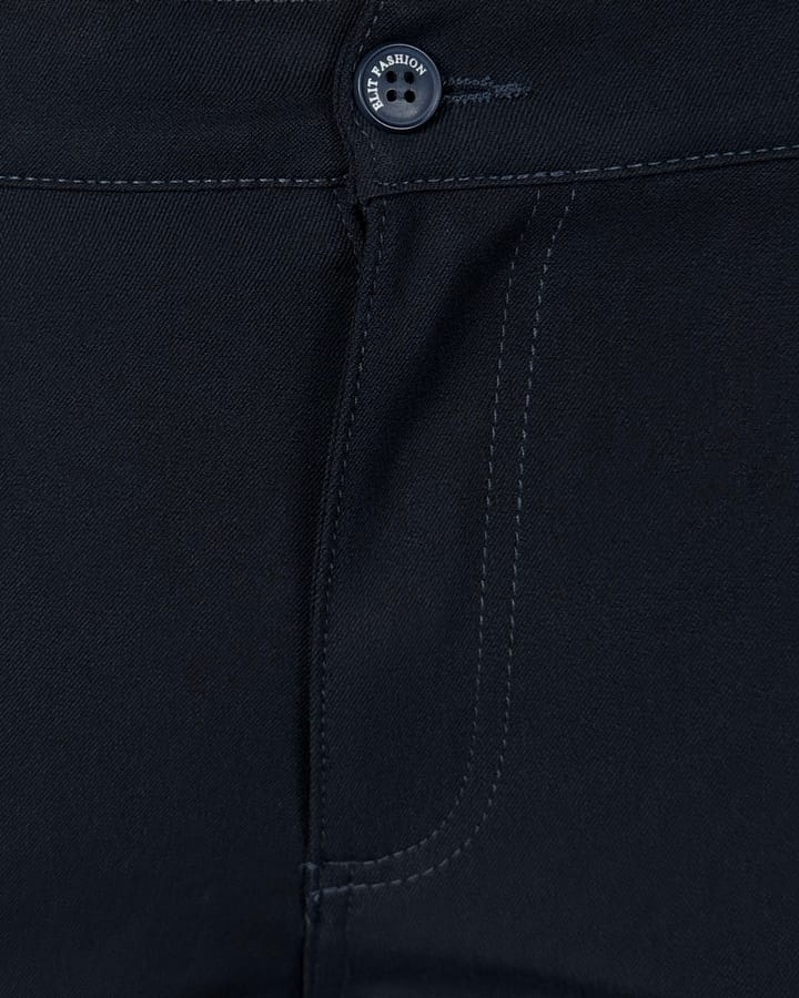 Muske regular fit pantalone u teget boji, slika šlica