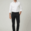 Elegantne muške pantalone sa teksturom, regular fit. Crne pantalone za muškarce, idealne za poslovni izgled.