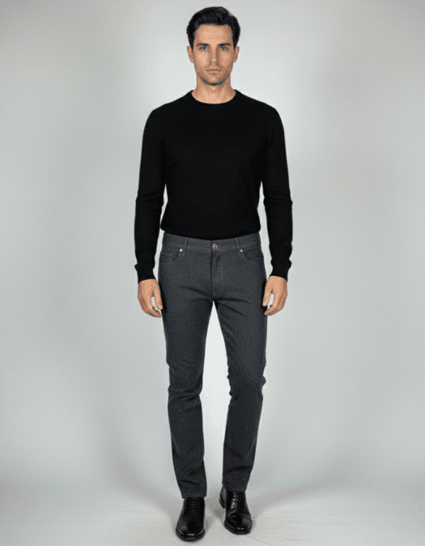 Muške termo pantalone za zimu, slika modela sa prednje strane