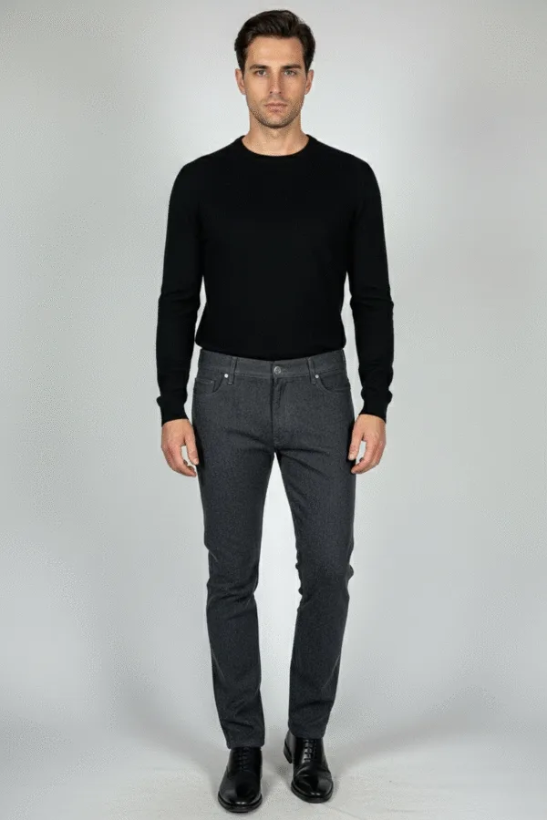 129u 2 Muške termo pantalone za zimu, slika modela sa prednje strane