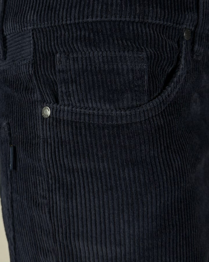 Muške pantalone od somota Muške pantalone od somota, krupna slika prednjeg džepa