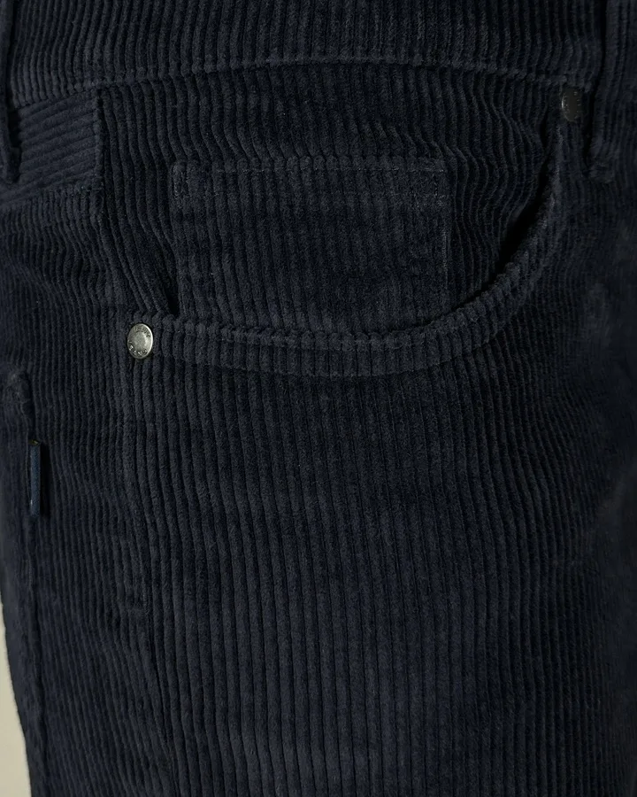 Muške pantalone od somota Muške pantalone od somota, krupna slika prednjeg džepa