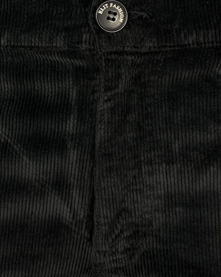 Elegantne muške crne pantalone od somota Muške crne pantalone od somota kosi džep, slika zadnjeg džepa